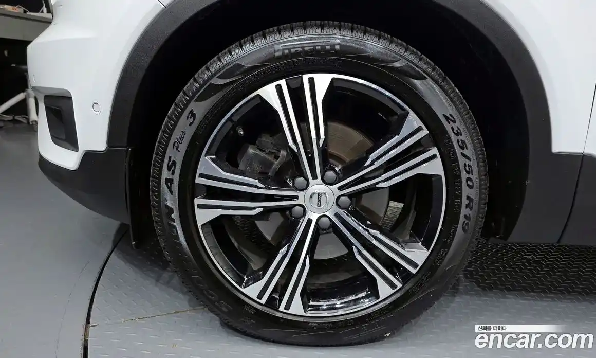 Volvo XC40 2020 2.0 Автомат в Москве № 164672, фото 12