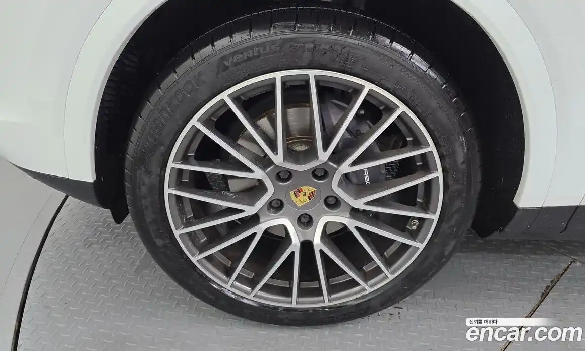 Porsche Cayenne 2020 3.0 Автомат в Москве № 165608, фото 12