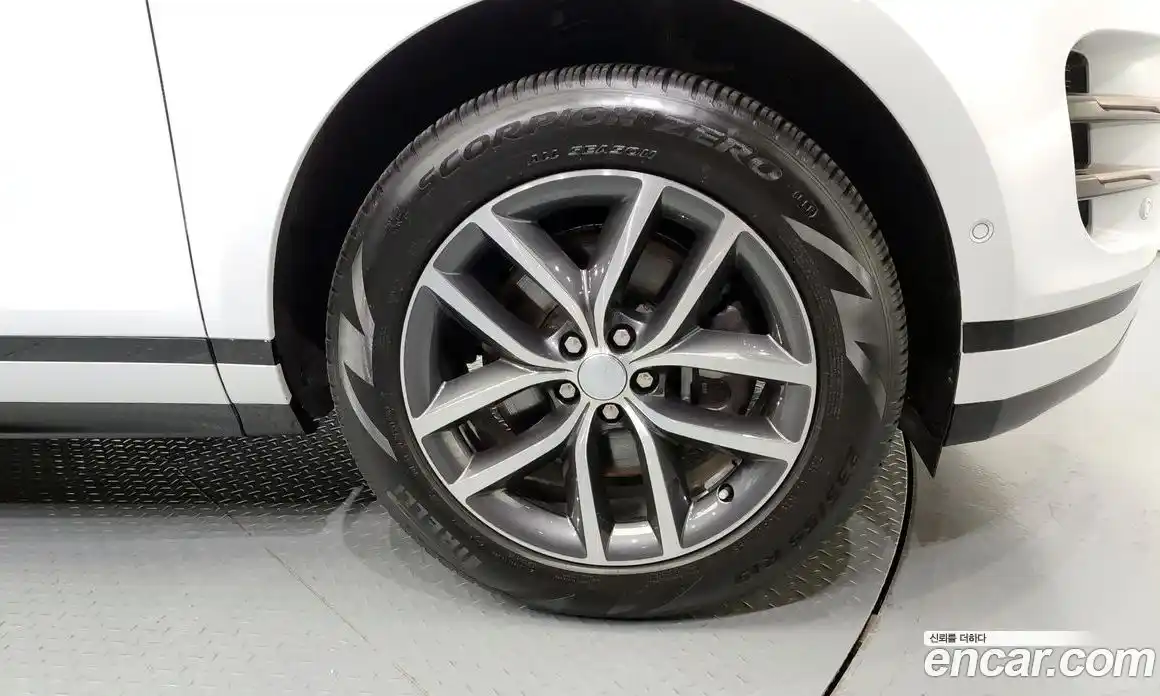 Land Rover Range-Rover Evoque 2024 2.0 Автомат в Москве № 166099, фото 13