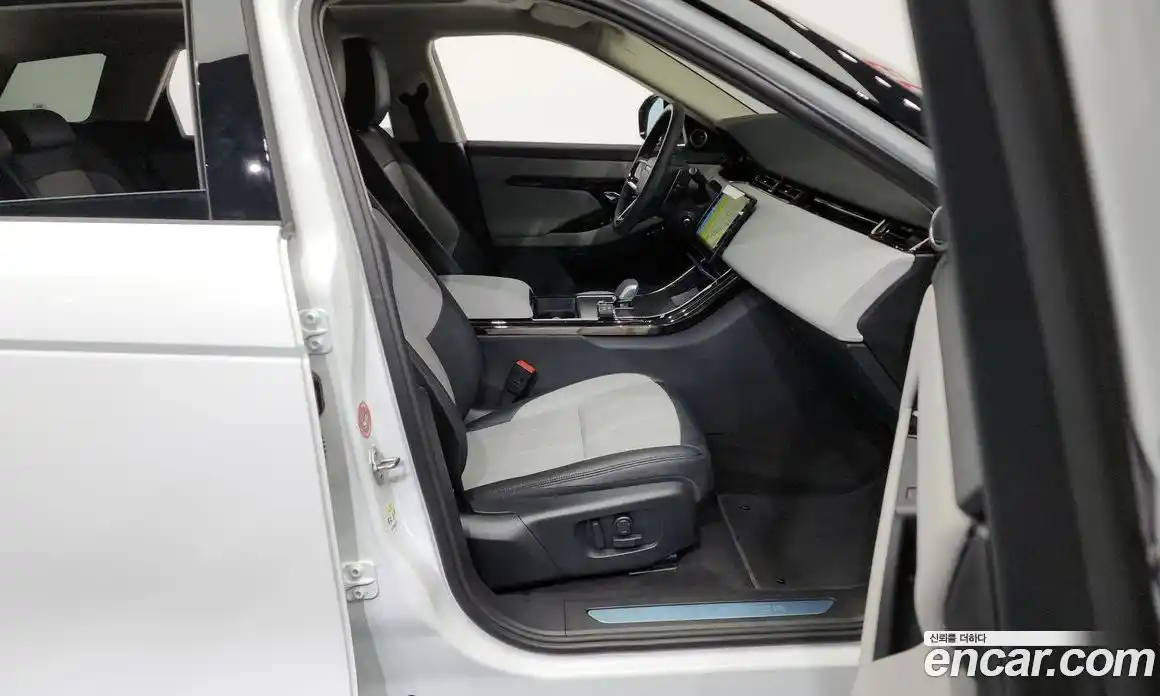 Land Rover Range-Rover Evoque 2024 2.0 Автомат в Москве № 166099, фото 15