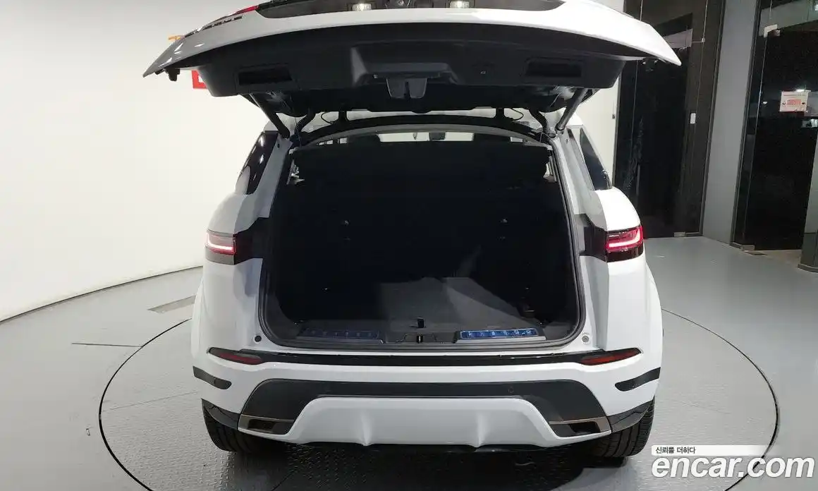 Land Rover Range-Rover Evoque 2024 2.0 Автомат в Москве № 166099, фото 5