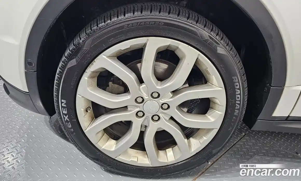 Land Rover Range-Rover Evoque 2017 2.0 Автомат в Москве № 166408, фото 5