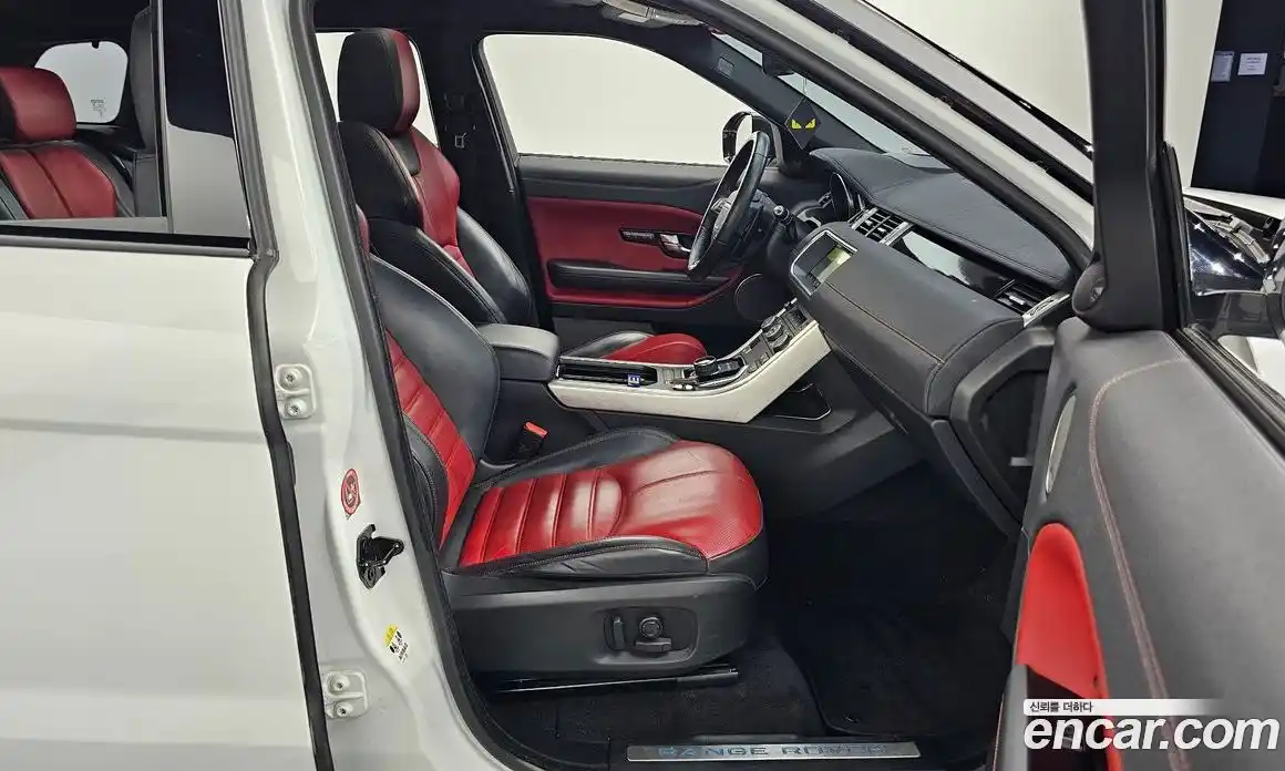 Land Rover Range-Rover Evoque 2017 2.0 Автомат в Москве № 166408, фото 10