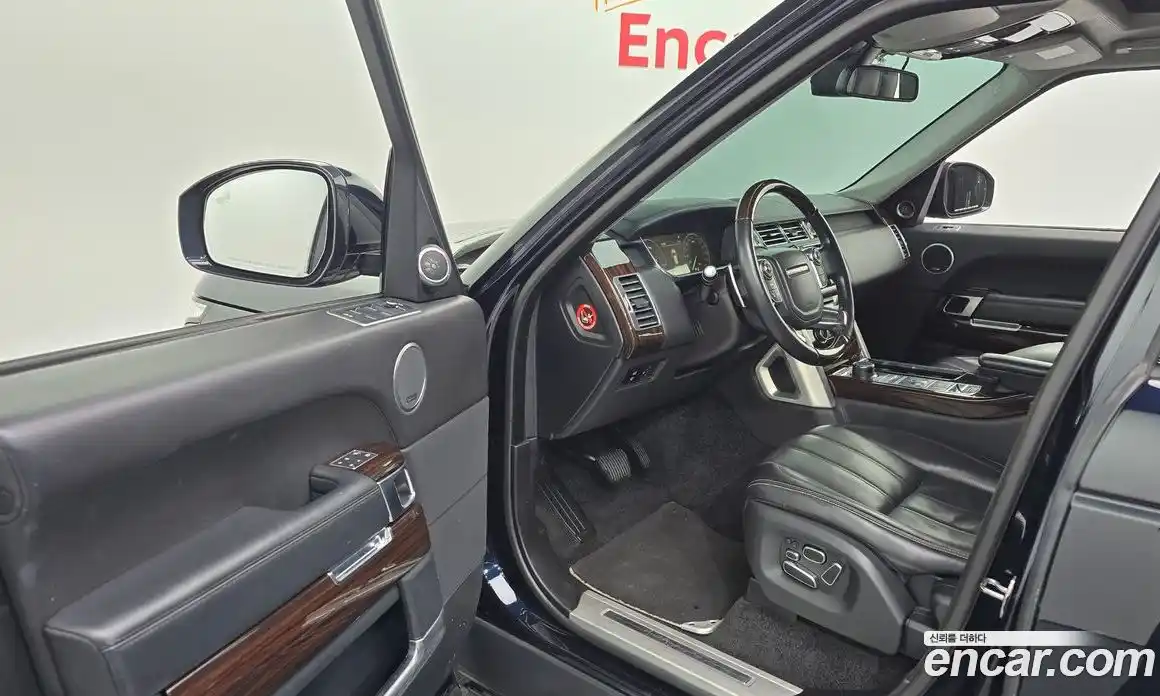 Land Rover Range-Rover 2015 4.4 Автомат в Москве № 166534, фото 14