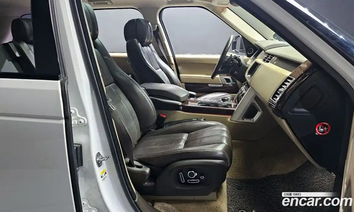 Land Rover Range-Rover 2017 4.4 Автомат в Москве № 166554, фото 11