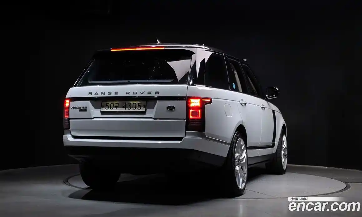 Land Rover Range-Rover 2017 4.4 Автомат в Москве № 166554, фото 2
