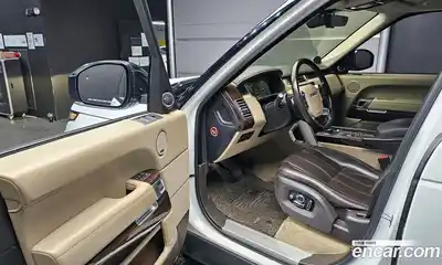 Land Rover Range-Rover 2017 4.4 Автомат в Москве № 166554, миниатюра 10