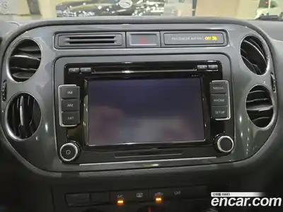 Volkswagen Tiguan 2015 2.0 Автомат в Москве № 169250, миниатюра 11