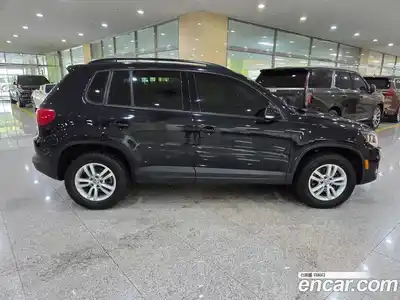Volkswagen Tiguan 2015 2.0 Автомат в Москве № 169250, миниатюра 5