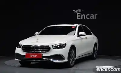 Mercedes-Benz E-Class 2023 2.0 Автомат в Москве № 180312, миниатюра 2