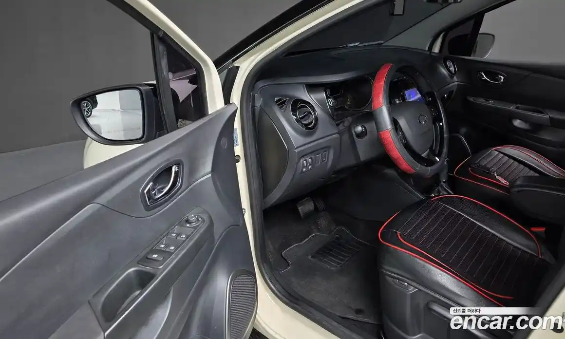 Renault QM3 2015 1.5 Автомат в Москве № 184207, фото 15