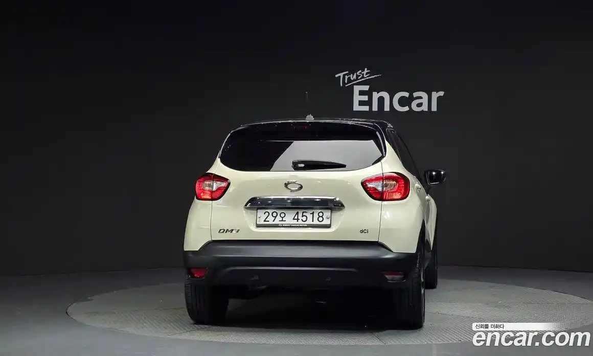 Renault QM3 2015 1.5 Автомат в Москве № 184207, фото 17