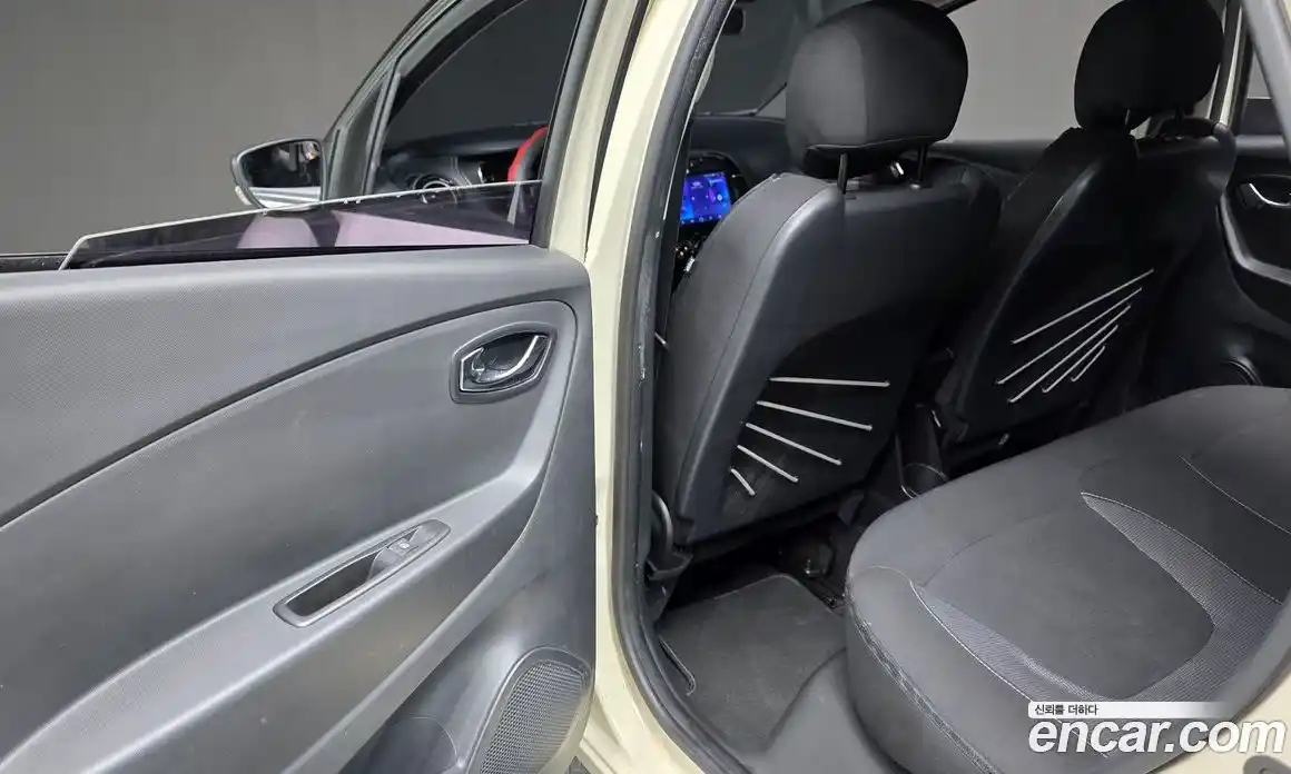 Renault QM3 2015 1.5 Автомат в Москве № 184207, фото 4