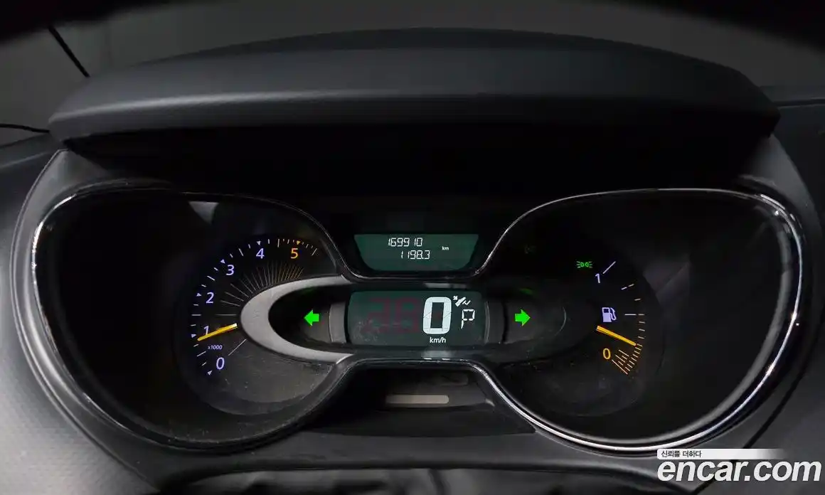 Renault QM3 2015 1.5 Автомат в Москве № 184207, фото 9