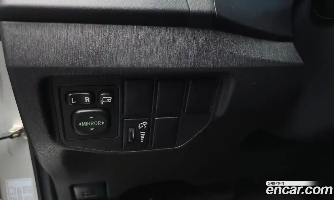 Toyota Prius 2015 1.8 Автомат в Москве № 184769, фото 3