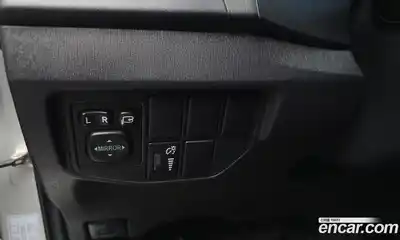 Toyota Prius 2015 1.8 Автомат в Москве № 184769, миниатюра 3