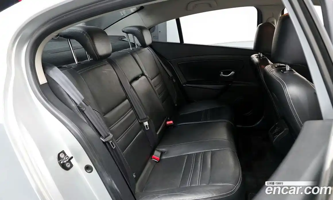 Renault SM3 2013 1.6 Автомат в Москве № 184840, фото 19