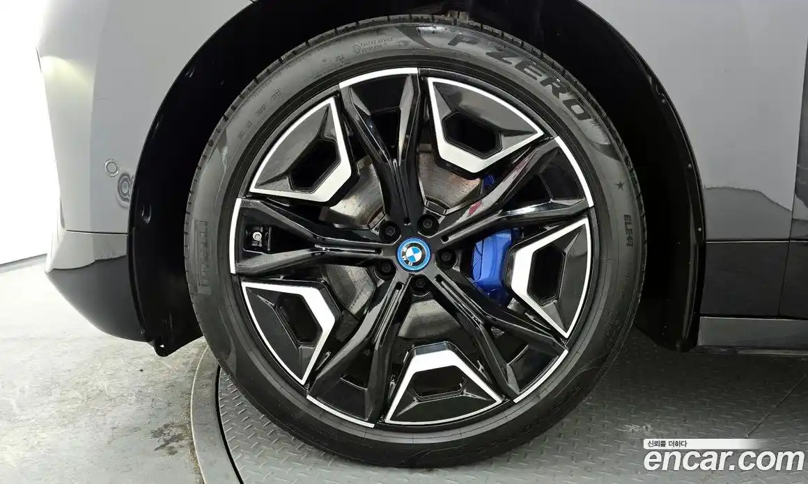 BMW iX 2024 0.3 Автомат в Москве № 190178, фото 5