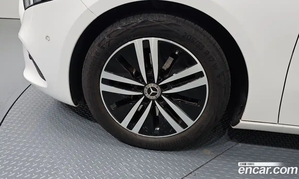 Mercedes-Benz A-Class 2023 2.0 Автомат в Москве № 193884, фото 8