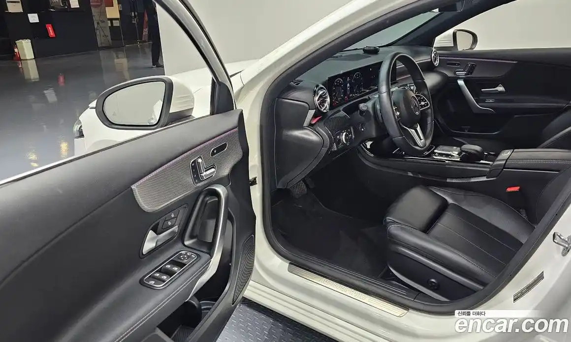 Mercedes-Benz A-Class 2023 2.0 Автомат в Москве № 193884, фото 9