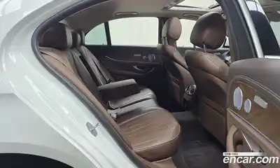 Mercedes-Benz E-Class 2018 2.0 Автомат в Москве № 194058, миниатюра 12