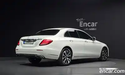Mercedes-Benz E-Class 2018 2.0 Автомат в Москве № 194058, миниатюра 2