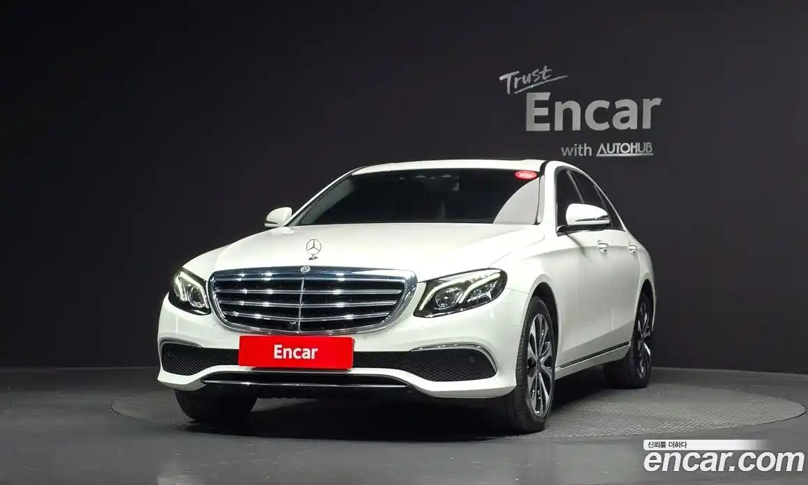 Mercedes-Benz E-Class 2018 2.0 Автомат в Москве № 194058, фото 3