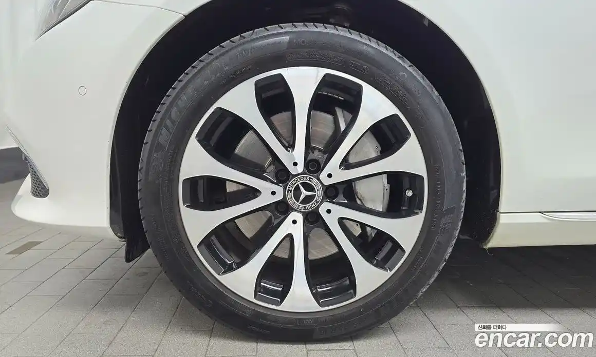 Mercedes-Benz E-Class 2018 2.0 Автомат в Москве № 194058, фото 5