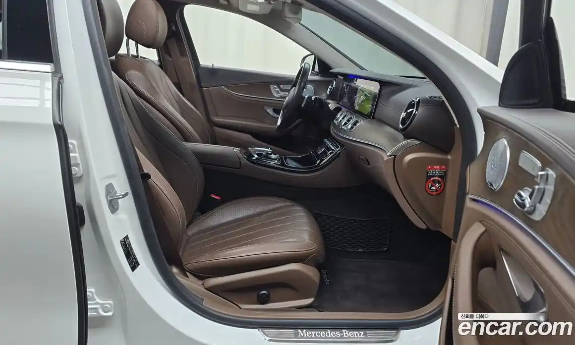 Mercedes-Benz E-Class 2018 2.0 Автомат в Москве № 194058, фото 10