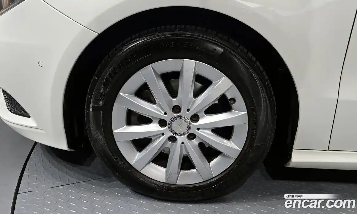 Mercedes-Benz B-Class 2013 1.8 Автомат в Москве № 195261, фото 5