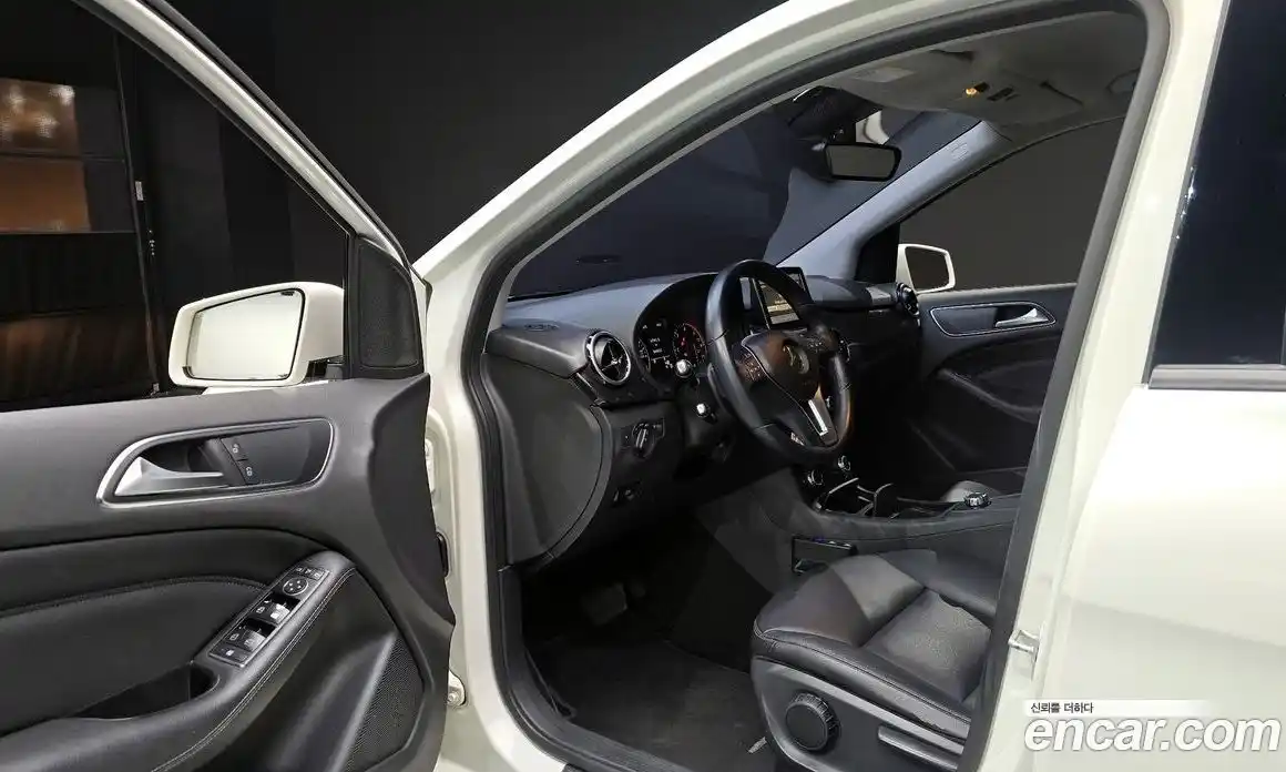 Mercedes-Benz B-Class 2013 1.8 Автомат в Москве № 195261, фото 10