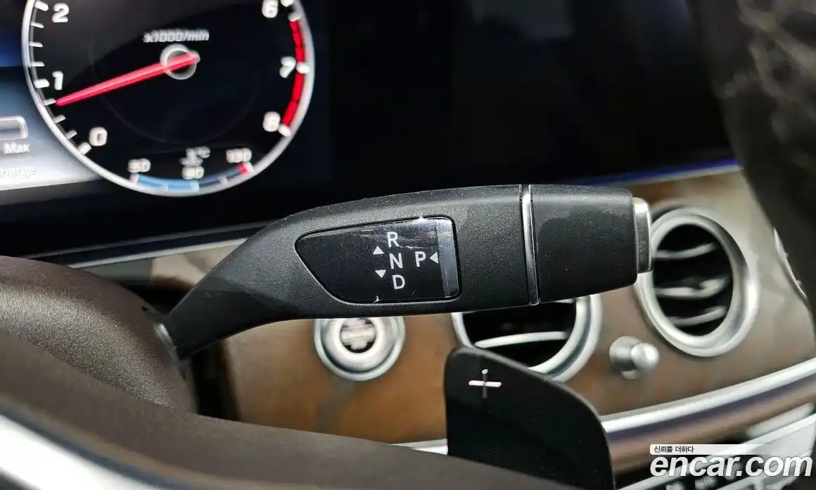 Mercedes-Benz E-Class 2019 2.0 Автомат в Москве № 195356, фото 12