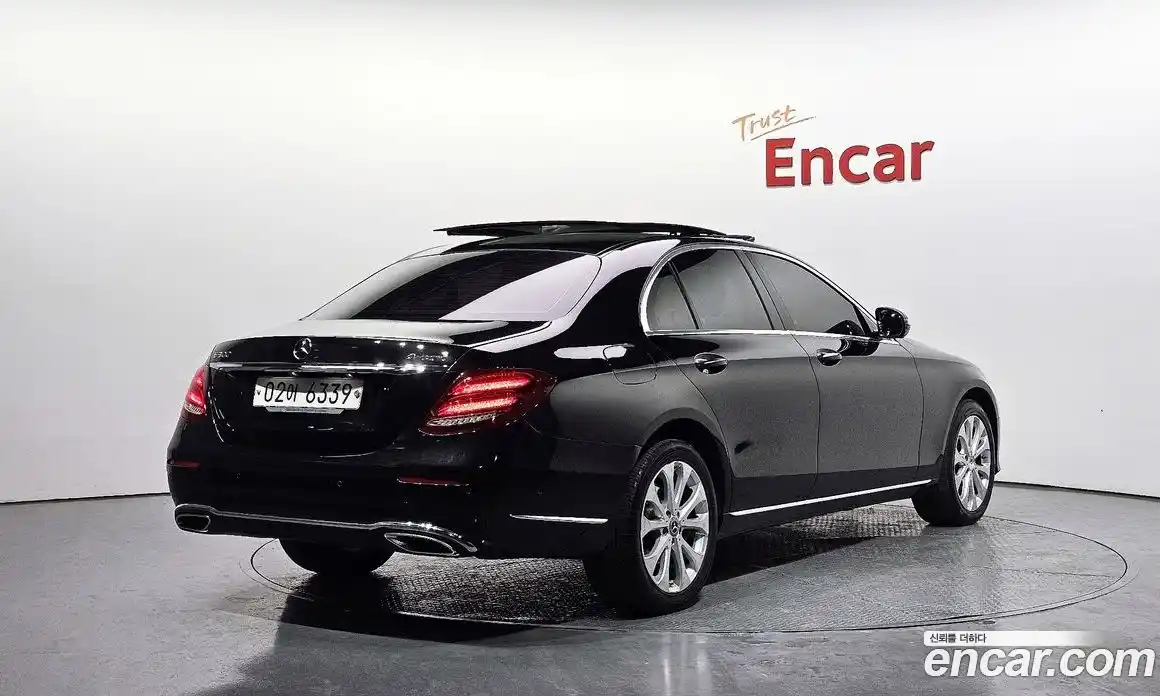 Mercedes-Benz E-Class 2019 2.0 Автомат в Москве № 195356, фото 20