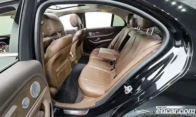 Mercedes-Benz E-Class 2019 2.0 Автомат в Москве № 195356, миниатюра 3