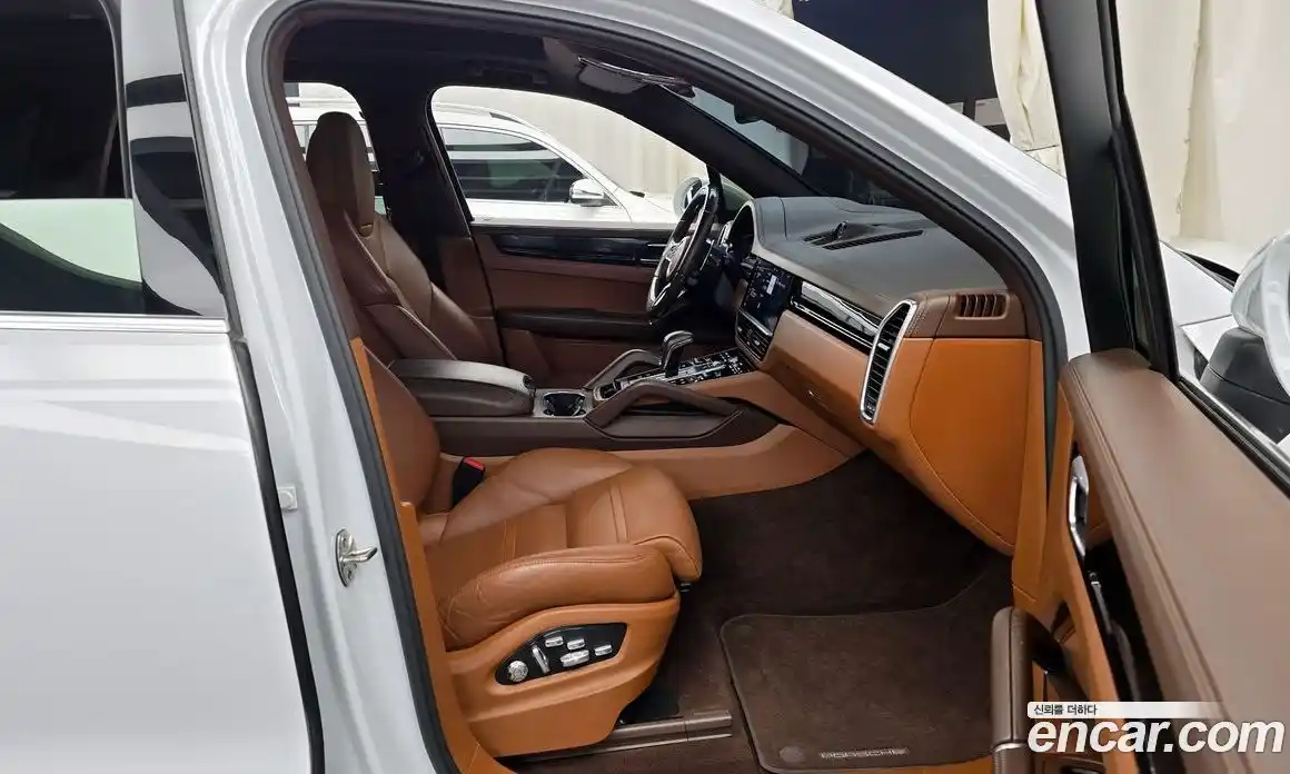 Porsche Cayenne 2020 3.0 Автомат в Москве № 197569, фото 6