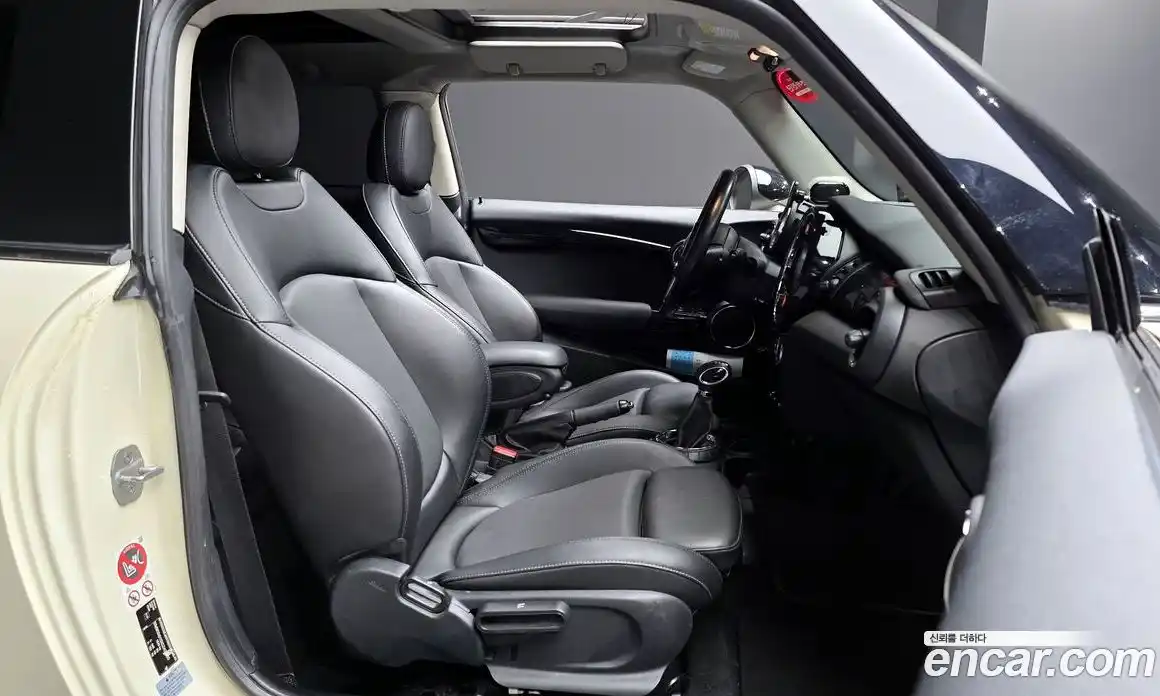 Mini Cooper 2016 2.0 Автомат в Москве № 198511, фото 11