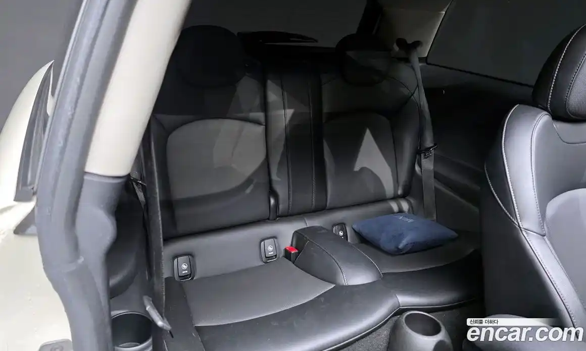 Mini Cooper 2016 2.0 Автомат в Москве № 198511, фото 12