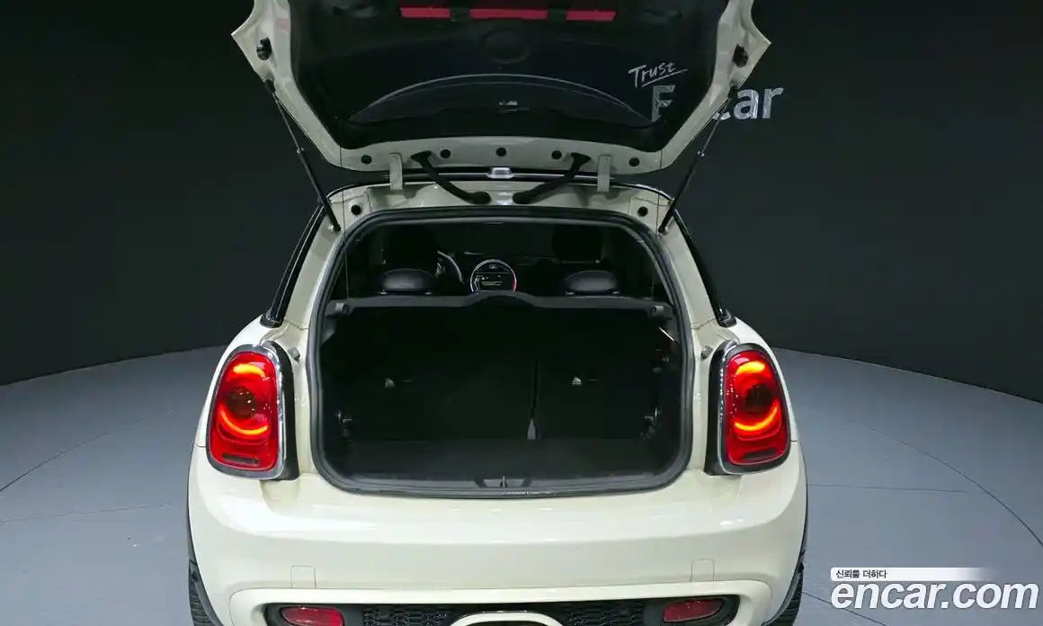 Mini Cooper 2016 2.0 Автомат в Москве № 198511, фото 20