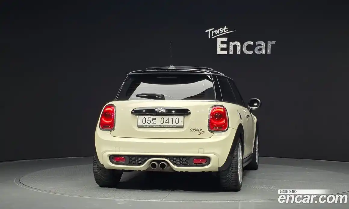 Mini Cooper 2016 2.0 Автомат в Москве № 198511, фото 4