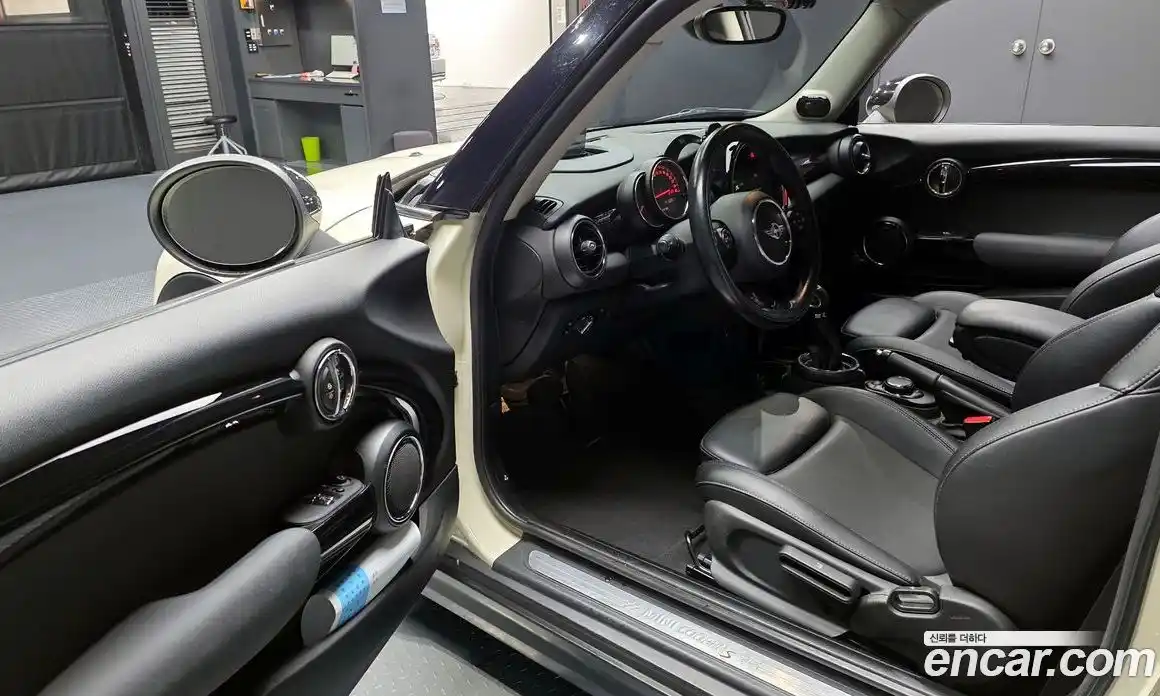 Mini Cooper 2016 2.0 Автомат в Москве № 198511, фото 10