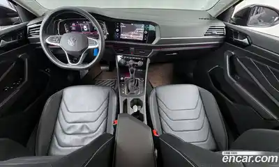 Volkswagen Jetta, 2023