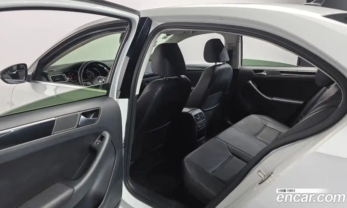 Volkswagen Jetta 2015 2.0 Автомат в Москве № 199214, фото 6