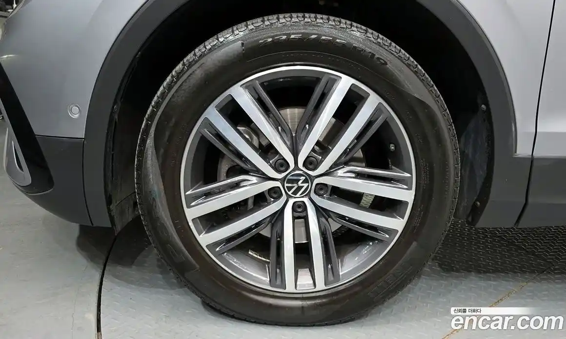 Volkswagen Tiguan 2022 2.0 Автомат в Москве № 199245, фото 14