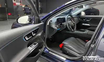 Mercedes-Benz E-Class 2025 2.0 Автомат в Москве № 201703, миниатюра 2