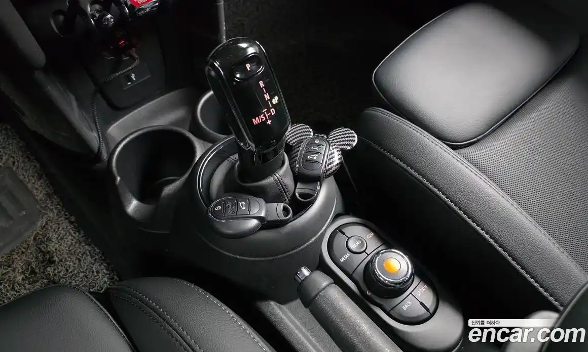 Mini Cooper 2021 1.5 Автомат в Москве № 204858, фото 11