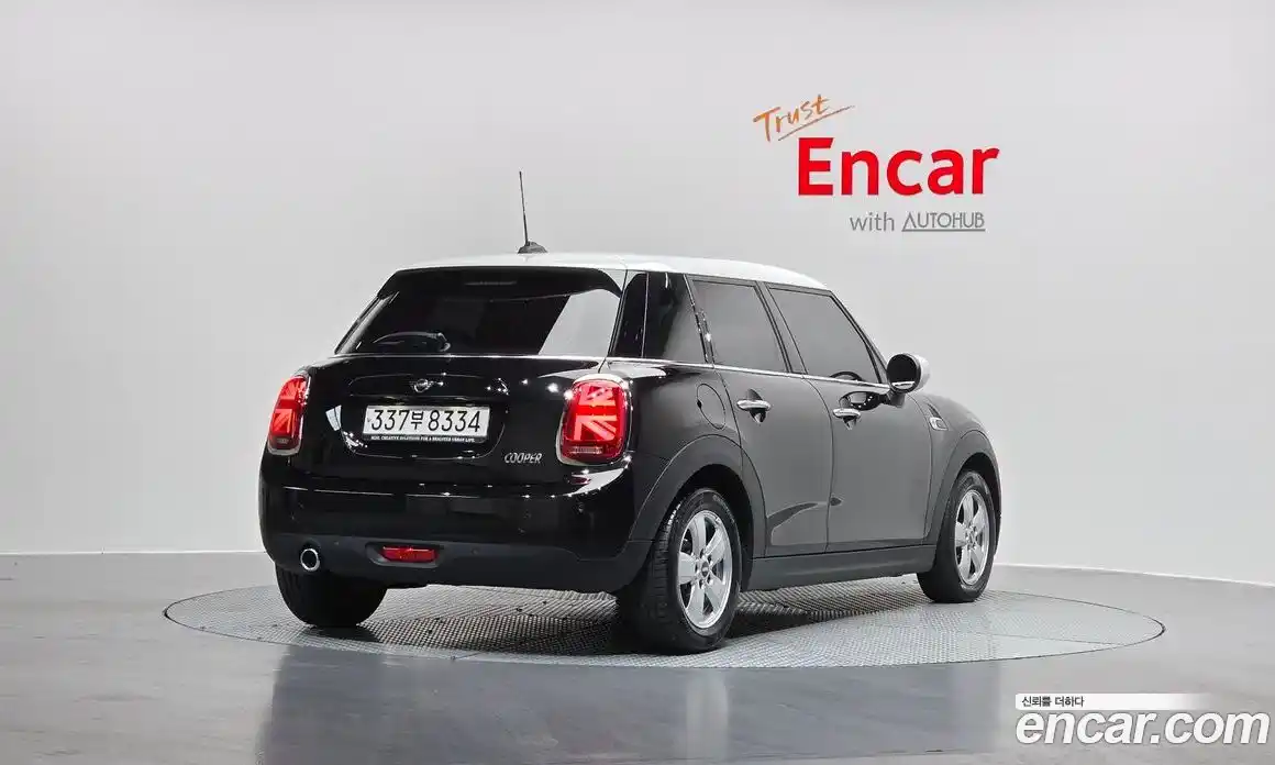 Mini Cooper 2021 1.5 Автомат в Москве № 204858, фото 16