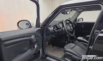 Mini Cooper 2021 1.5 Автомат в Москве № 204858, миниатюра 2