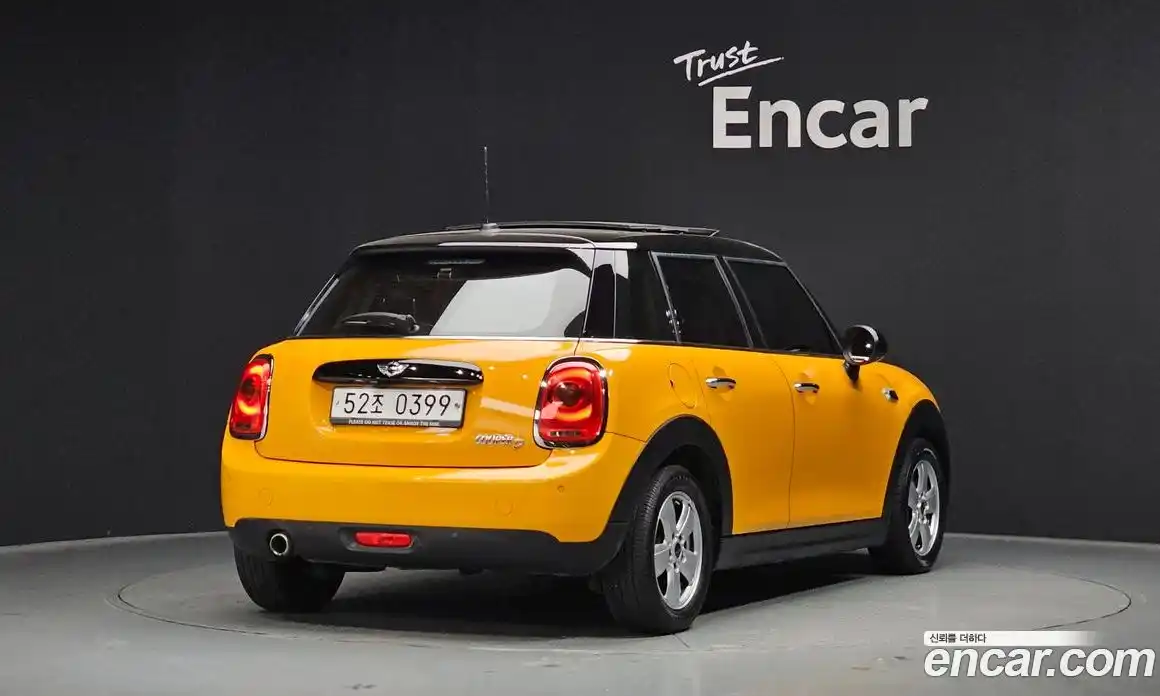 Mini Cooper 2016 1.5 Автомат в Москве № 210126, фото 17