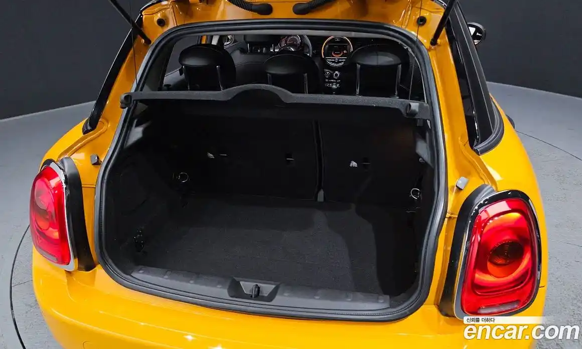 Mini Cooper 2016 1.5 Автомат в Москве № 210126, фото 18