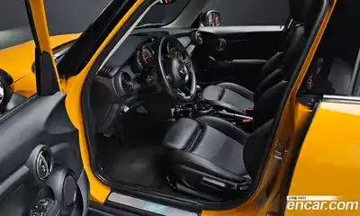 Mini Cooper 2016 1.5 Автомат в Москве № 210126, миниатюра 2